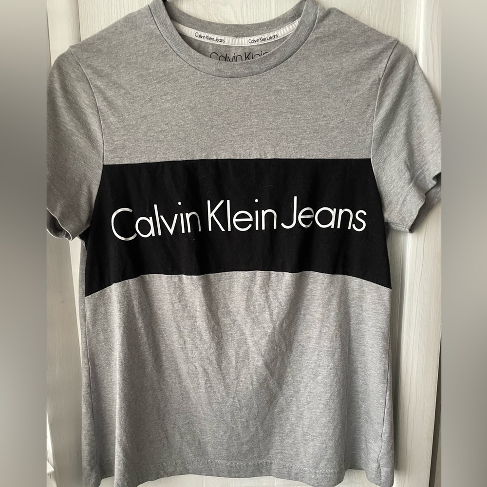 Calvin Klein Grey and Black tee